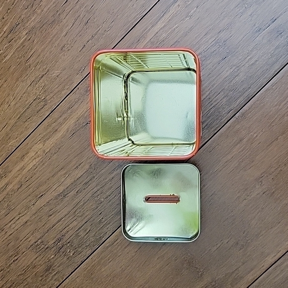 Vintage Churchill's Red Kiosk Telephone Booth Collectible Bank Tin - Picture 2 of 10